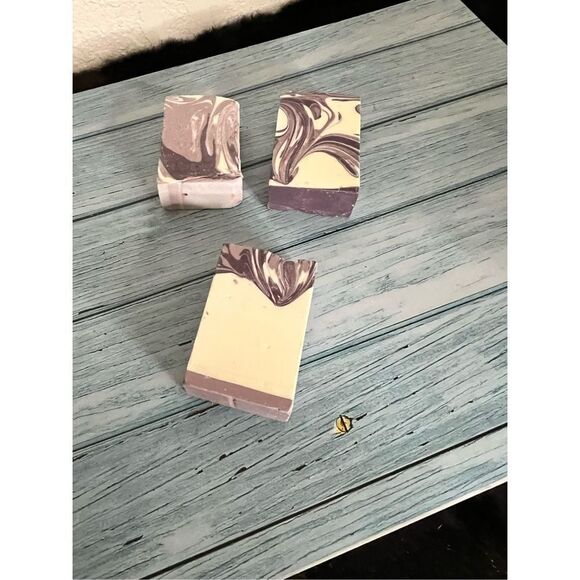 New Pacha set of 3 French lavender soaps - Picture 2 of 2